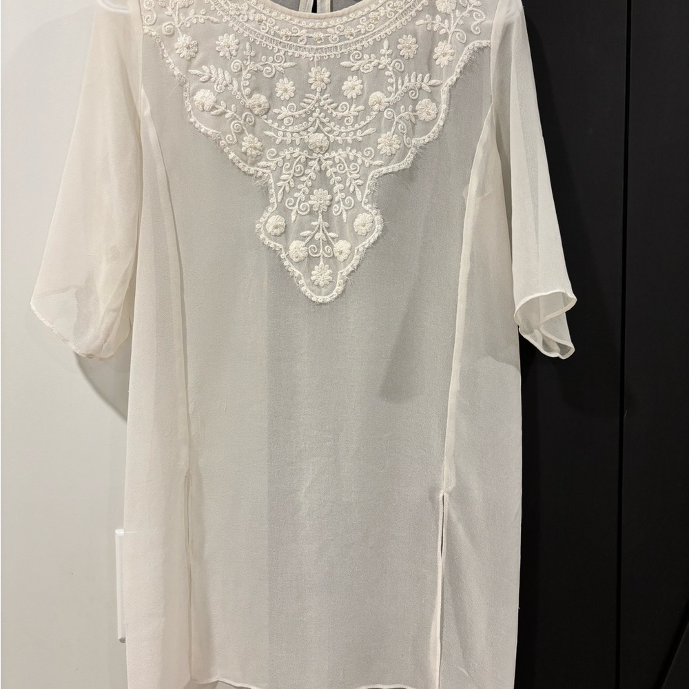 Elegant White Embroidered Women's Top